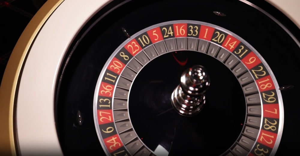 XXXtreme Lightning Roulette wheel